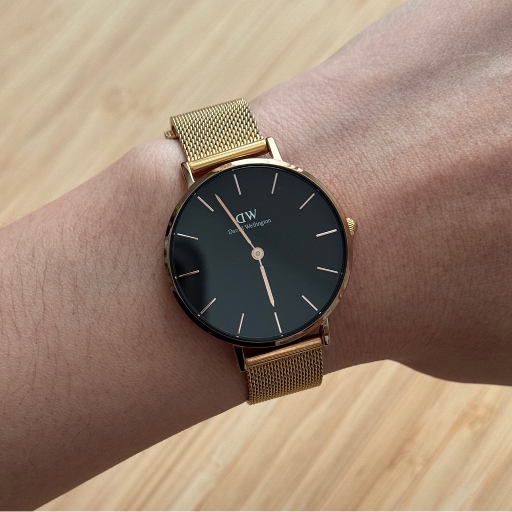 Daniel Wellington Petite Melrose Black Rose Gold Watch
